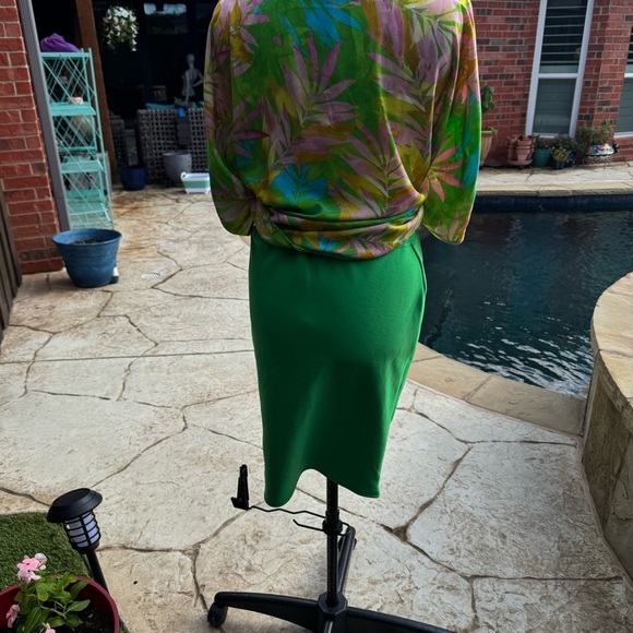 Classic Concepts Green Midi Pencil Skirt with Tie Front - Picture 9 of 9
